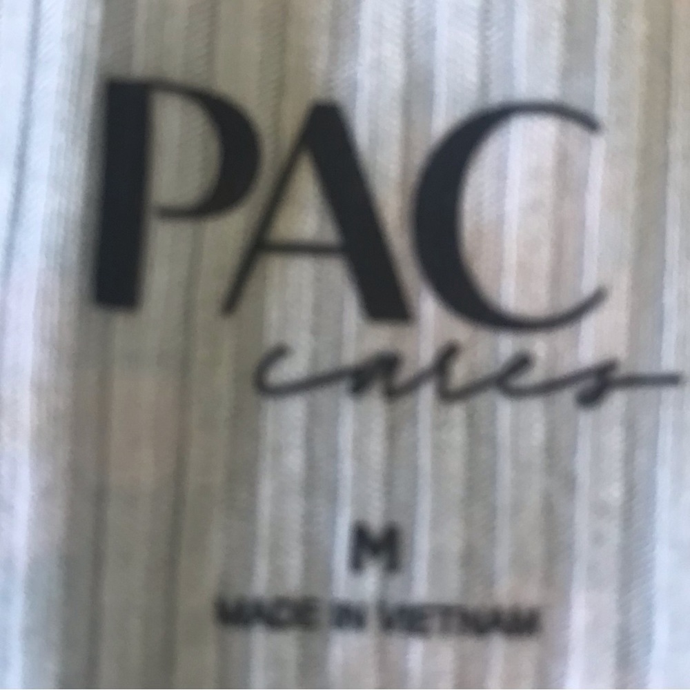PAC sun side tie short sleeve size medium - Picture 5 of 5